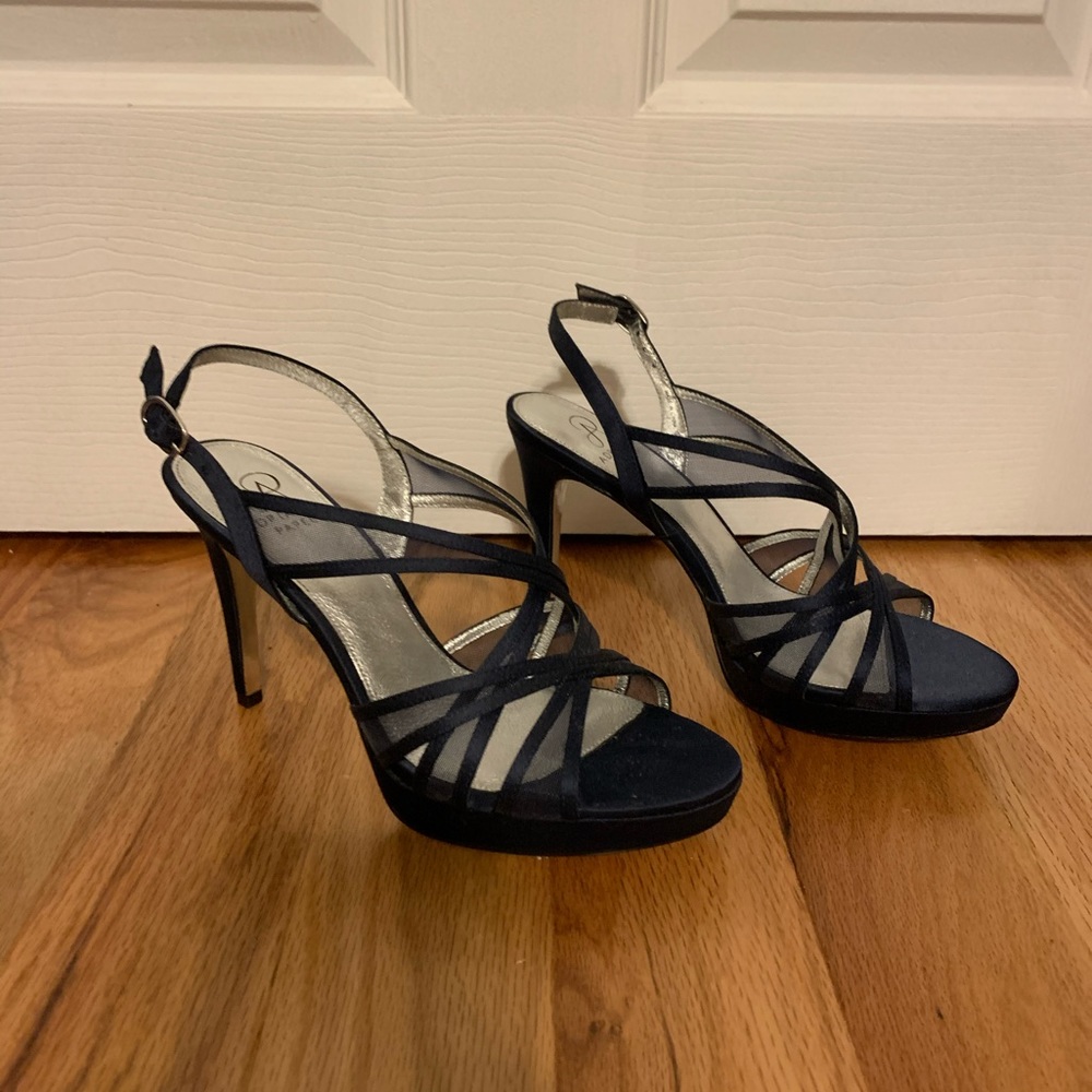 Adrianna Papell navy blue heels. Brand new!